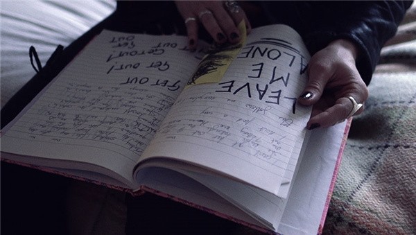 往日阴云游戏玩法-4